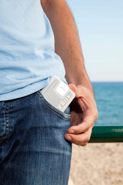 LOCKBOX Cartera Unisex de Silicona para Deporte en bolsillo delantero de jeans.